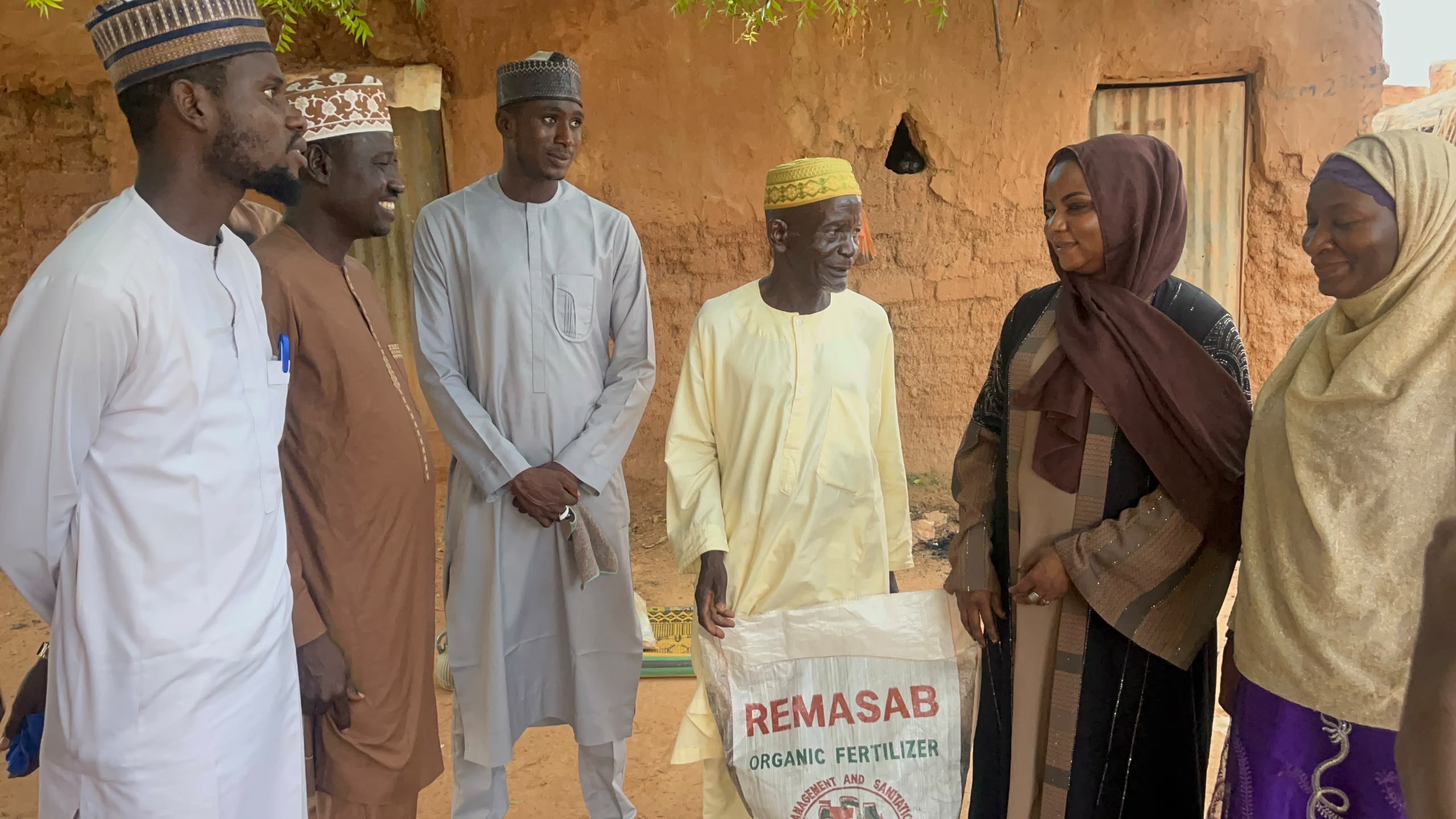 YOSPIS Supports Agriculture Through Fertilizer Donation In Minjibir LGA